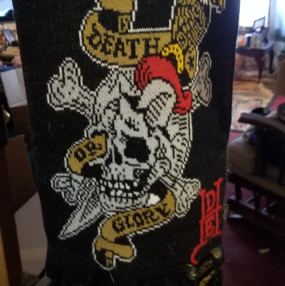 ED HARDY SCARF